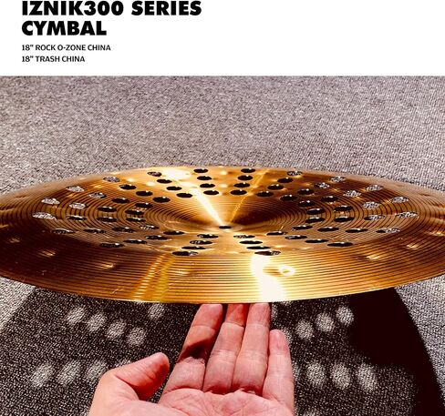 صنج صيني للقمامة مقاس 45.72 سم مزود بفتحات، صنج ذو تأثيرات خاصة احترافية لمجموعة الطبول، نغمة عميقة وداكنة وتسوس سريع، سبيكة متينة، مثالية لموسيقى الروك والمعادن والجاز in Kuwait