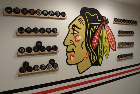 Hockey Puck Display CASE Holder/Rack (6) in Saudi Arabia