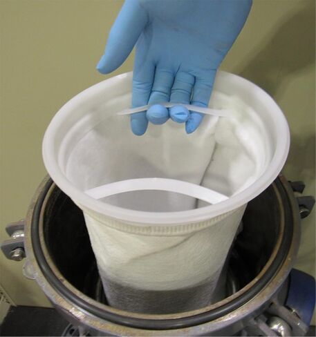 PRMFiltration #2 Size 50 Micron Liquid Filter Bags, 25 Pack, Polyester Felt with Polypropylene Ring, 7-1/16" x 32", 4.4 Sq. Ft. Surface Area, Welded Seam for Industrial Filtration in Kuwait