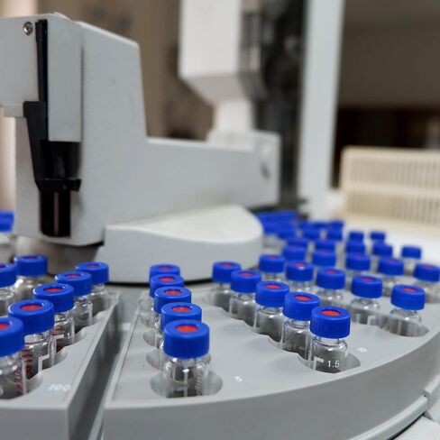 باتيكل 2 مل قارورة عينات تلقائية، 100 قطعة HPLC/GC قارورة 9-425 قارورة مختبر شفافة عينة قارورة غطاء برغي صلب رقعة كتابة PTFE وحاجز سيليكون مع ملصقات لختم LC in Saudi Arabia