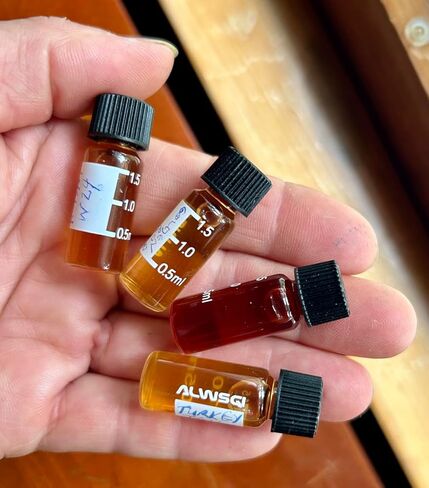 قارورة ALWSCI 2ML لأخذ العينات التلقائية، قارورة شفافة مجعدة للرقبة ND11 وقارورة HPLC بحجم 2 مل 8 مم in Saudi Arabia