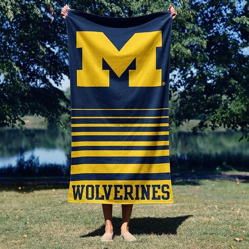 منشفة شاطئ من قماش الجاكار المخطط من Northwest Michigan Wolverines NCAA مقاس 36 × 72 بوصة in Saudi Arabia