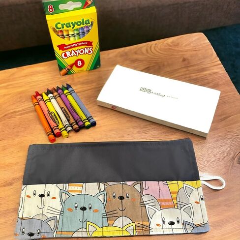 حقيبة قابلة للطي لحامل علبة أقلام التلوين من On the Go Crayons، تحمل من 9 إلى 18 لونًا مفضلاً، مثالية لإبقاء أطفالك منظمين وملهمين ومستمتعين - تتضمن 8 ألوان شمع! صناعة يدوية أمريكية (دينو، صغير) in Kuwait