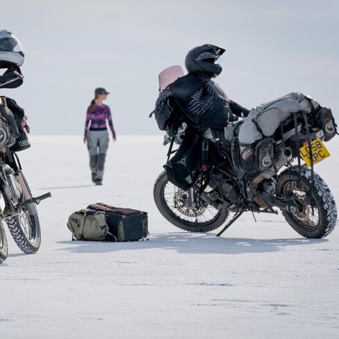 Giant Loop Great Basin Saddlebag, Water-resistant Motorcycle Storage Bag, 68-Liters Capacity to Carry Larger Gear, Fits Any Sport Bike, Scramble, Adventure & More (Black 2023) in Saudi Arabia