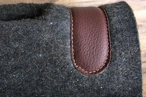 HILASON Western Wool Felt Horse Saddle Pad W/Distressed Wear Leather Made in USA | for Horses in Saudi Arabia