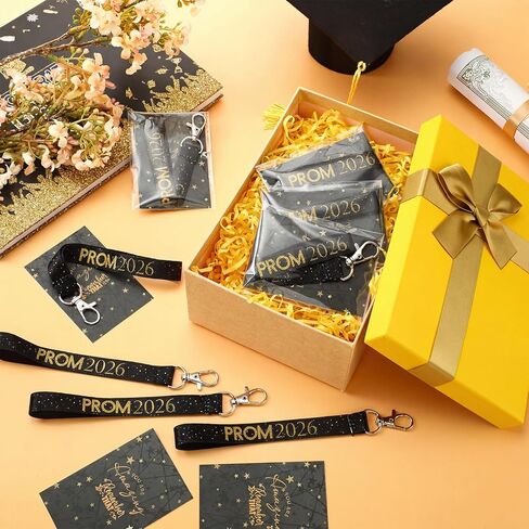 24 مجموعة PROM 2025 حفل التخرج تفضل PROM LANYARD CHEAIN CHAINDER CLASS OF 2025 KEYCAIN مع أكياس البطاقات للكلية (أسود) in Kuwait