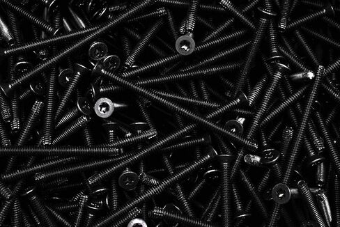 (100) برغي لوح الأرضية على سطح المقطورة Torx T30 1/4-20 × 4 قطع خيط مسطح in Saudi Arabia