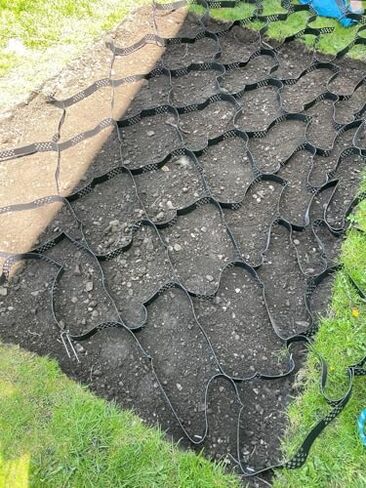 Horse Corral Mud Control Grate - Honeycomb Permeable Paving Stabilizer for Gravel Driveways & Paths Outdoor Ground Grids (5m x 7m) in Kuwait