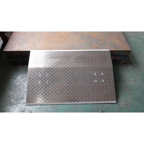 لوحة قفص الاتهام، 5300 رطل، 36 × 48 بوصة. in Saudi Arabia