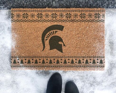 KH Sports Fan Michigan State Spartans Holiday Coir ممسحة، 18x30 بوصة، سجادة Spartans الخارجية؛ اعرض بعض البهجة في العطلات مع ممسحة الأرجل الفريدة هذه من ولاية ميشيغان سبارتانز in Saudi Arabia