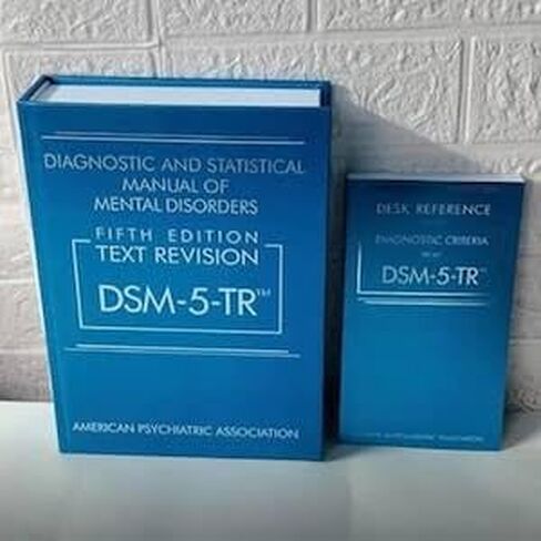 DSM 5-TR 5th Edition Hardcover (Diagnostic and Statistical Manual of Mental Disorders) with Desk Reference tr Combo in Saudi Arabia