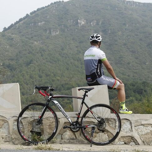 EUROBIKE Road Bikes 700C Wheels 49cm Frame for Men and Women Racing Bicycle in Kuwait