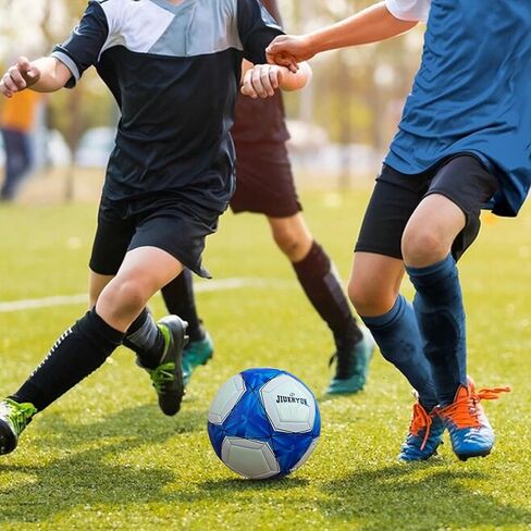 كرة القدم، كرة القدم المتوهجة في الظلام مقاس 4/ 5، هدايا كرات كرة القدم المضيئة المتوهجة للرجال والنساء للتدريب على كرة القدم في الأماكن المغلقة أو الهواء الطلق (أبيض وأزرق، مقاس 5) in Kuwait