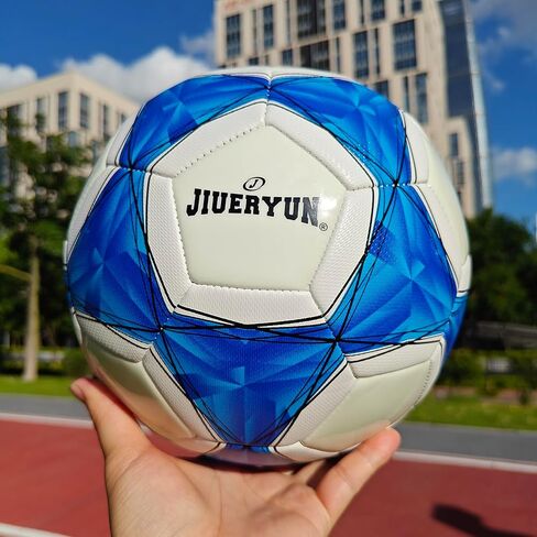 كرة القدم، كرة القدم المتوهجة في الظلام مقاس 4/ 5، هدايا كرات كرة القدم المضيئة المتوهجة للرجال والنساء للتدريب على كرة القدم في الأماكن المغلقة أو الهواء الطلق (أبيض وأزرق، مقاس 5) in Kuwait