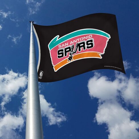 ريكو إندستريز NBA سبيرز سان أنطونيو ريترو خلفية سوداء راية العلم الرياضي لديكور المنزل، متعدد الألوان، مقاس واحد in Saudi Arabia