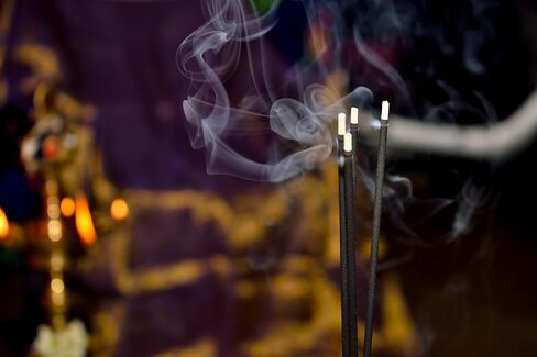 Premium Incense Sticks | Natural Indian Agarbatti | 180 Sticks | Pack of 6 Fragrances | Charcoal-Free | Low-Smoke | Long Lasting Fragrance Sticks in Saudi Arabia