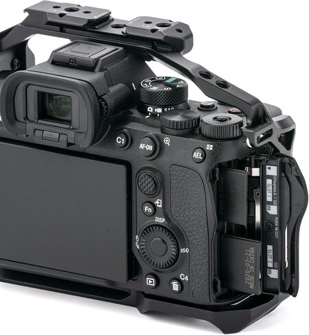 قفص كاميرا كامل من Tilta متوافق مع Sony a7 IV | يعمل مع A7IV / A1 / A7S3 / A7R4 / A7III / A7R3 / A9 / A9II | متوافق مع DJI Ronin Gimbals | تا-T30-FCC-B in Kuwait