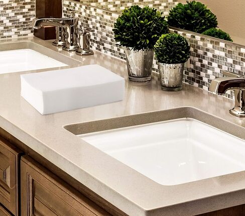 300-Pack BloominGoods Disposable Bathroom Napkins | Single-Use Classic Lite Linen-Feel Guest Towels, Made in USA | Cloth-Like Hand Towels, White, 12" x 17" in Kuwait