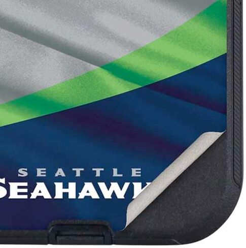 غلاف هاتف من Skinit متوافق مع OtterBox Defender iPhone 15 - تصميم NFL Seattle Seahawks المرخص رسميًا in Saudi Arabia