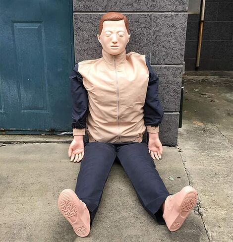 CPR Manikins Trainer,Training Simulator Dummies with Medical Accessories Chest Compressions Training Model First aid Resuscitation Dummy for Artificial Respiration Teaching in Saudi Arabia