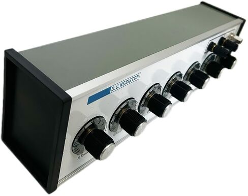 صندوق مقاومة العقد ذو 7 أقراص، صندوق مقاوم التيار المستمر مع نطاق مقاومة 0–111,111.10 Ω الحد الأدنى لقيمة الخطوة 0.01 Ω الدقة 0.1% للاستخدام في المصانع والمدارس والمؤسسات البحثية in Kuwait