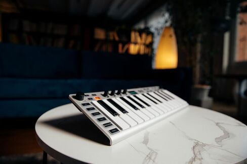 ESI Xsynth Ultra-Thin 25-Key Synthesizer with Integrated Master Keyboard and Audio/MIDI Interface in Saudi Arabia