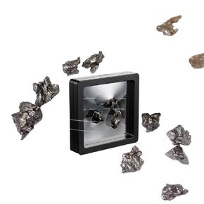أحجار نيزك أرجنتينية أصلية (3 قطع)، صخرة فضاء كامبو ديل سيلو الأصلية 1-3 جم لكل قطعة، عينة نيزك حقيقية مع صندوق عرض، حقيبة مخملية، عدسة مكبرة in Kuwait
