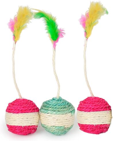 لعبة خدش القطط، كرة خدش السيزال، قطعتان من كرة حبل الخدش للقطط مع كرة حبل السيزال من الريش، ألعاب الحيوانات الأليفة للقطط الصغيرة في الأماكن المغلقة لطحن المخالب واللعب in Kuwait