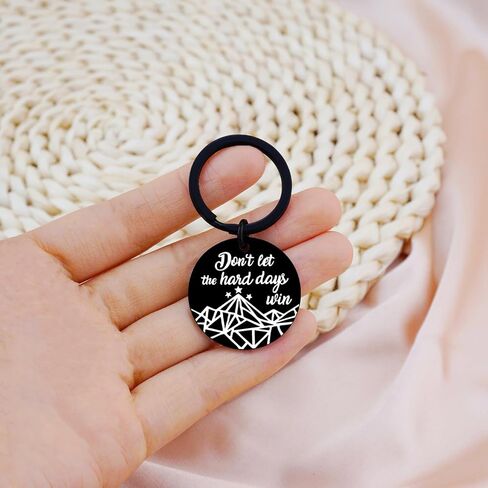 لا تدع الأيام الصعبة تفوز بـ Acotar Merch، هدايا ملهمة للنساء والرجال، سلسلة مفاتيح Acotar، هدايا تشجيعية للنساء والفتيات والأصدقاء in Kuwait