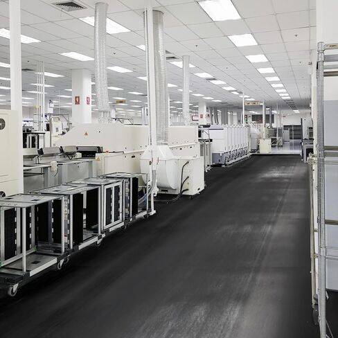 118"x40" Solid Rubber Sheet Heavy Duty Neoprene Rubber Roll Mats 1/8" Thick Sealing Silicone Flooring Insulated Waterproof Heatproof Oil Resistant for DIY Gasket Garage Workshop Floor Mat in Kuwait