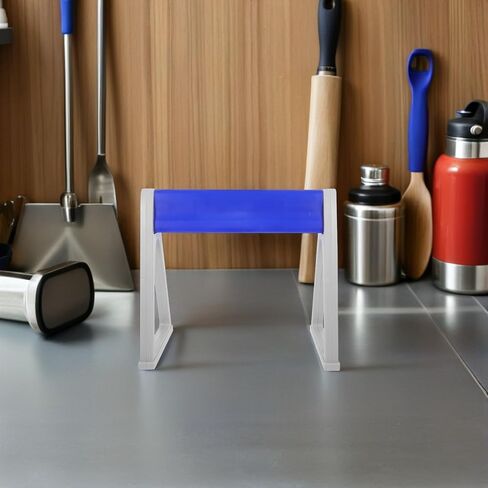 Triangular Plastic Pipette Holder Stand Rack for Laboratory Use, Multiple Micropipettes Storage Organizer with Stable Base, Lab Pipette Storage Rack for Scientific Experiments in Saudi Arabia