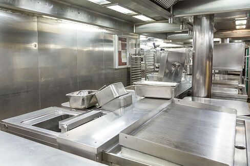 HOODMART 48" x 84" Metal Wall Panels, Set of 5 - High Quality Stainless Steel Sheet with Seams & End Caps, Back Splash Guard for Food Trucks, Restaurants, and Trailers in Saudi Arabia