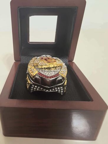 Rare Legacy KcTeam 2024#15Mahomes Rugby Gold Championship Ring - صندوق صندل شفاف عالي المستوى مطلي بالذهب/الفضة • عرض طبق الأصل للبالغين in Saudi Arabia