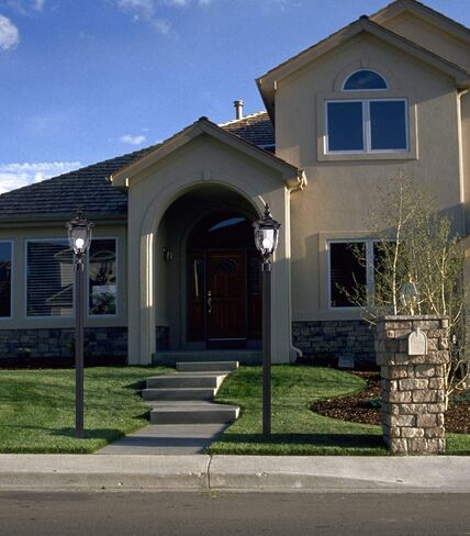 John Timberland Bellagio 21 1/4 بوصة High Country التقليدية في الهواء الطلق تركيبات الإضاءة عمود الشرفة البيت الخارجي فانوس مقاوم للطقس ذو لمسة نهائية سوداء معدنية شفافة ظل زجاجي خارج الباب الأمامي in Kuwait