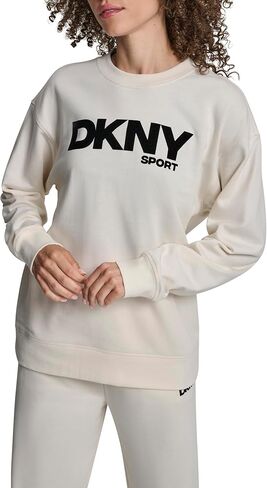 سويت شيرت نسائي من DKNY بأكمام طويلة ورقبة دائرية وشعار متدفق in Kuwait
