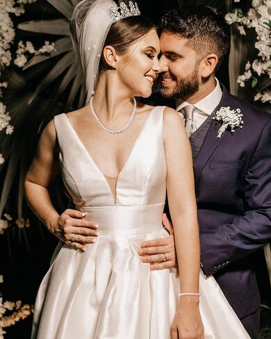 Freshwater Cultured Pearl Necklace and Earring Set Genuine Pearl Jewelry Set Includes Stunning Bracelet and Stud Earrings Real Pearl Necklace Set for Women Valentine's Day Mother's Day Birthday Presents in Kuwait