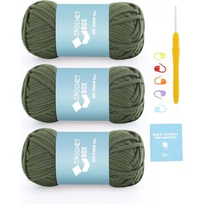 Yarn for Beginners: 3 PCS Christmas Green Yarn, Yarn for Crocheting, Easy to See Stitches, 4 Medium Weight, Suitable for Holiday, Birthday Gifts, and Personal Projects(165 Yards)