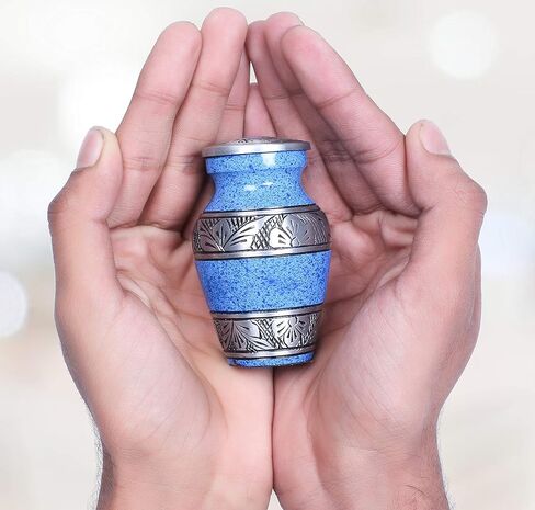 مجموعة جرة للرماد البشري مكونة من 4 قطع صغيرة - جرة جميلة ومتواضعة لأحبائك. هذه الجرة الجميلة ستمنحك الراحة في كل مرة تراها بمقاس 2.8 × 1.7 بوصة - مجموعة زرقاء in Kuwait