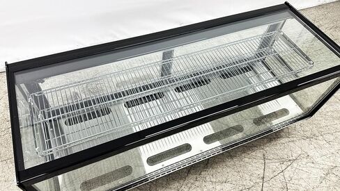 Commercial Display Refrigerator, ETL Fridge Cooler Countertop Case, 60" W 9.4 cu.ft. Black in Kuwait