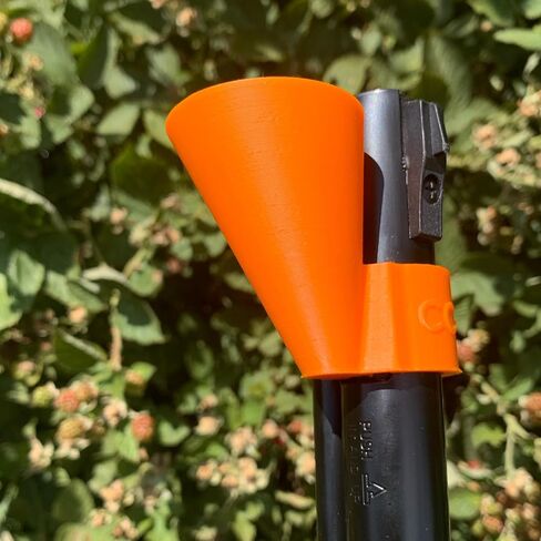 قمع BB السريع باللون البرتقالي بدون استخدام اليدين - متوافق فقط مع Red Ryder - لا مزيد من الانسكابات أو BBs المفقودة - يمكن أن تكون إعادة التعبئة صعبة ومحبطة يدويًا - حتى رالفي بحاجة إلى المساعدة in Saudi Arabia
