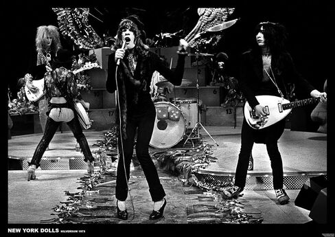 ملصق حائط من AllPosters New York Dolls هيلفرسوم، هولندا 1973، 35x23 in Saudi Arabia
