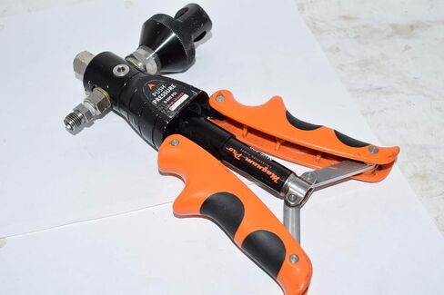 مضخة فراغ لمعايرة الضغط MVP-600 Pro - 600 رطل لكل بوصة مربعة (40 بار) in Kuwait