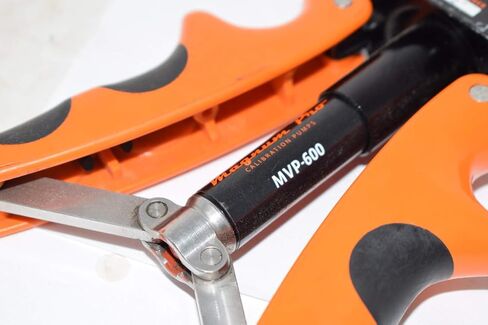 مضخة فراغ لمعايرة الضغط MVP-600 Pro - 600 رطل لكل بوصة مربعة (40 بار) in Kuwait