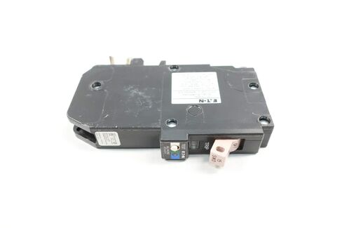 قاطع دائرة 1P 15A AMP 120V-AC من كاتلر هامر CHFP115DF in Kuwait