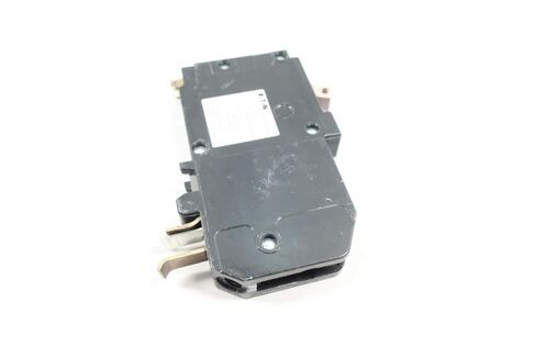 قاطع دائرة 1P 15A AMP 120V-AC من كاتلر هامر CHFP115DF in Kuwait