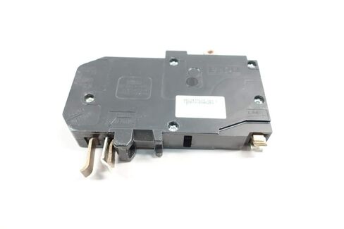 قاطع دائرة 1P 15A AMP 120V-AC من كاتلر هامر CHFP115DF in Kuwait