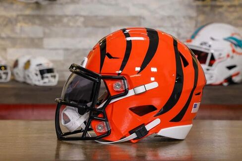 Bengals Mid-Size SpeedFlex Helmet - with Free USA Flag Decal - Green Gridiron in Kuwait