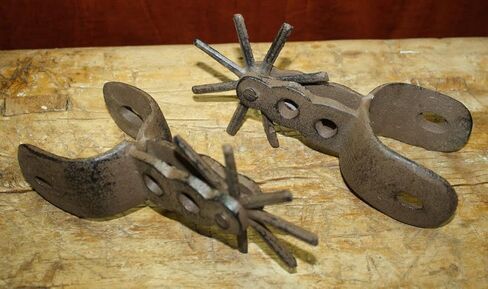 Vintage Cast Iron Large SPURS Rodeo Cowboy Western Rustic Home Decor Texas Spur Boots in Saudi Arabia