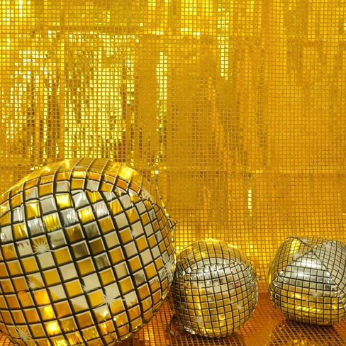 JYFLZQ Silver Disco Backdrop Curtain for Parties 4.5FT x 8FT 1 Panel Not See Through Thick Sequin Mirror Background 70s 80s Glitter Sparkly Backdrop Disco Ball Party Decorations in Kuwait