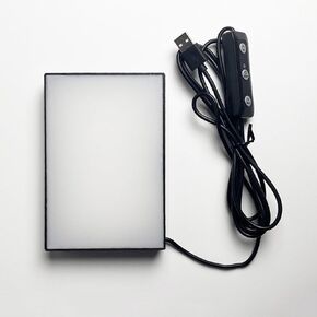 حامل عرض الأفلام/الأفلام السلبية، عارض الأفلام، إضاءة ناعمة، تعتيم بعشرة مستويات، HCR Ra97، مصدر ضوء LED، درجة حرارة اللون 5800 كلفن، لعرض الأفلام/نسخ الأفلام in Kuwait